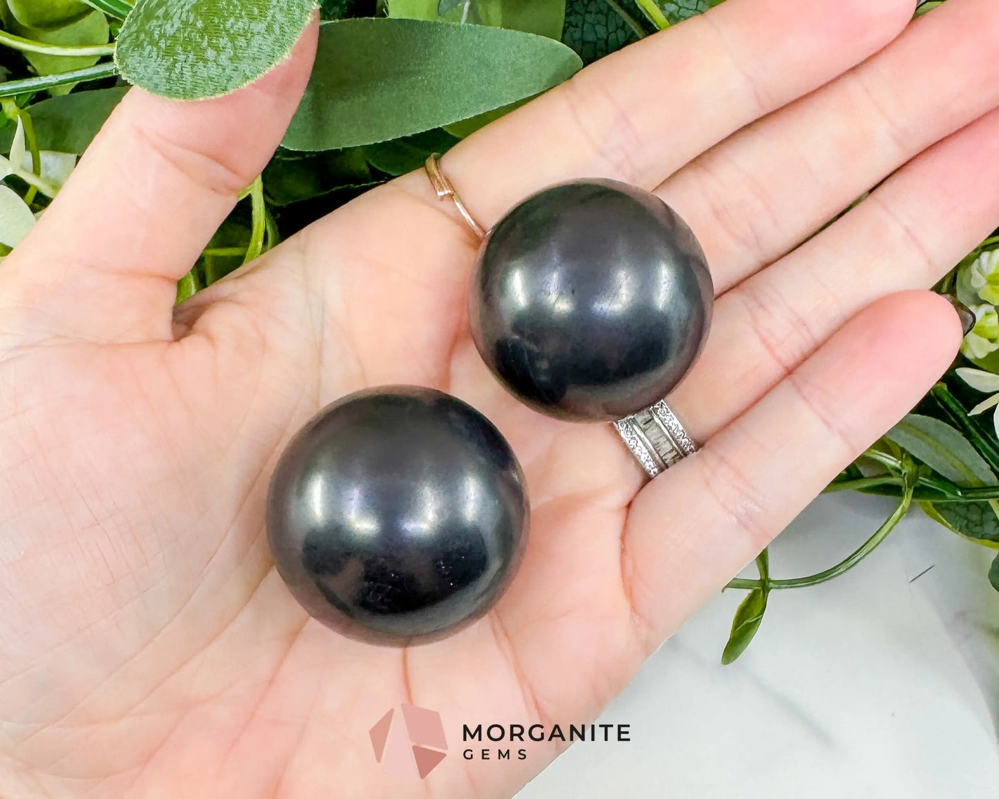 32mm Polished Shungite Sphere – High-Carbon Grounding Stone & EMF Protection Decor - Metaphysical Crystals