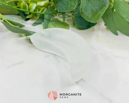 Polished Selenite Crescent Moon Bowl – 4" Satin Spar Charging Dish for Crystal Cleansing & Altar Decor