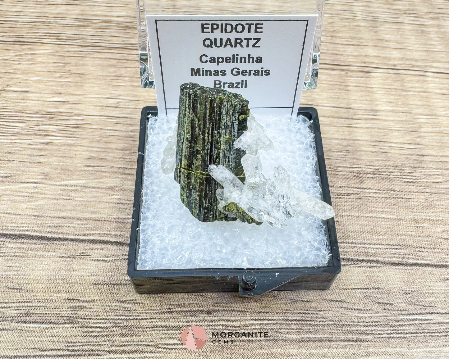 Epidote Crystal with Quartz – Natural Specimen in Clear Display Case 2g (29×29×13 mm) – Capelinha Minas Gerais Brazil