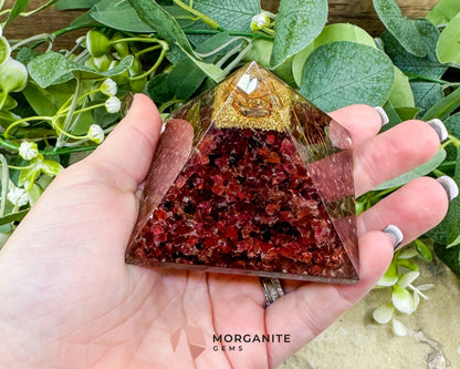 Garnet Orgonite Pyramid with Clear Quartz Point – Energy Amplifying Resin Pyramid 8.5oz (≈ 2.7’’ × 2.1’’)