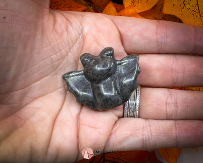 Halloween Bat Carving – Yooperlite & Obsidian Variants | 1.2″ × 1.6″ × 0.5″ | 20g Crystal Figurine