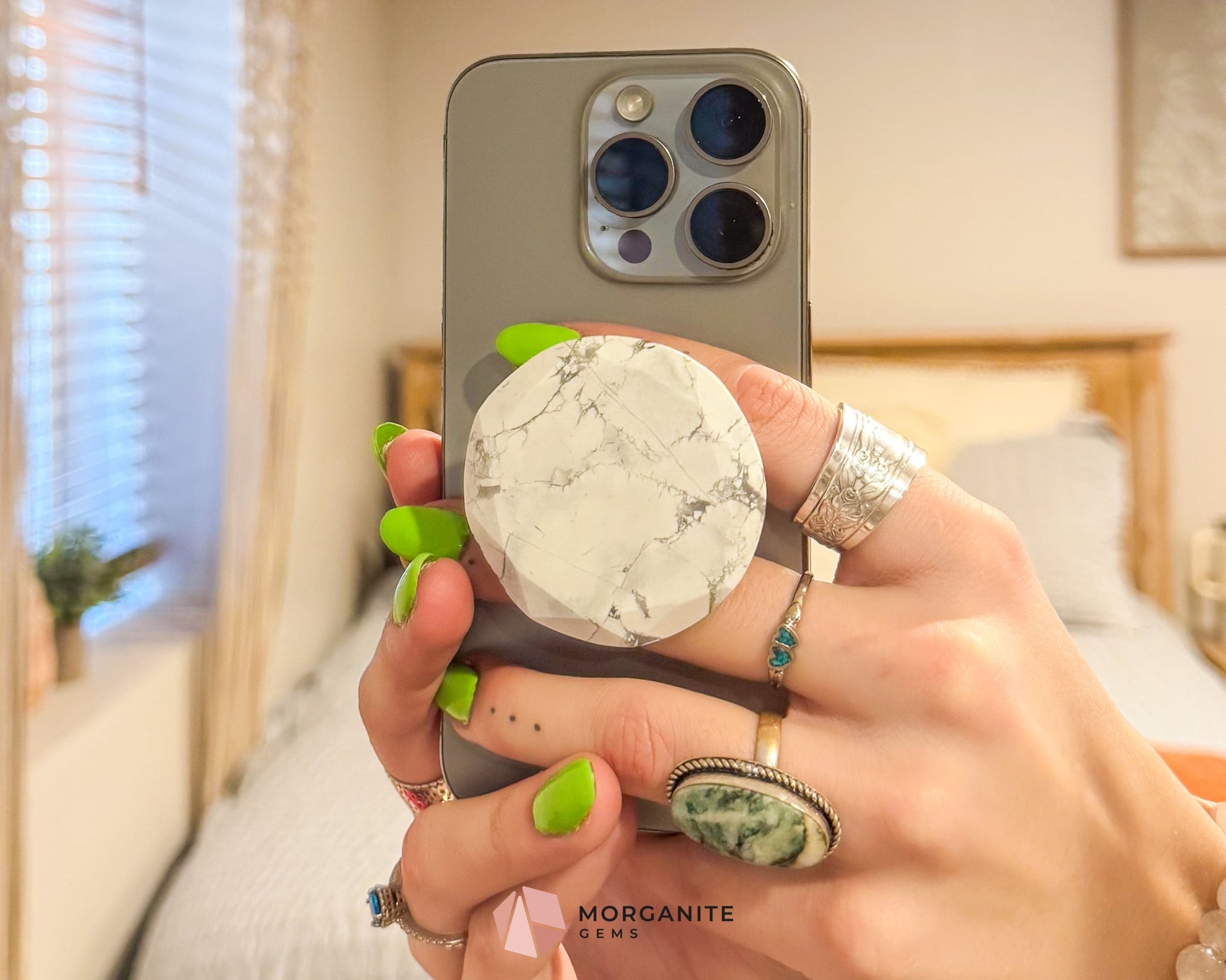 Howlite Phone Grip – Stress Relief Patience & Awareness Crystal - Metaphysical Crystals