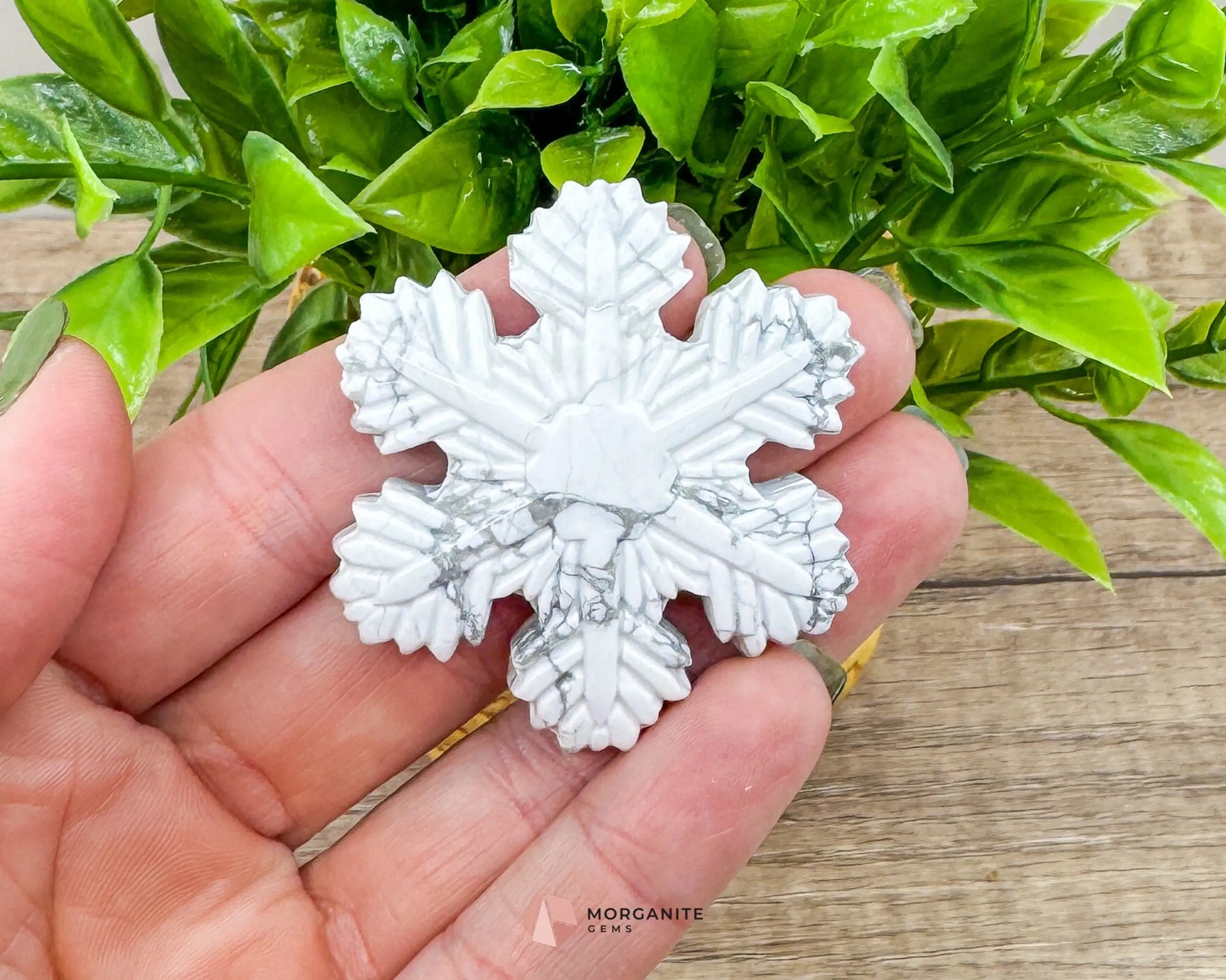 Howlite Snowflake Carving – Elegant Handcrafted Winter Decor-Morganite Gems