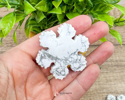 Howlite Snowflake Carving – Elegant Handcrafted Winter Decor-Morganite Gems