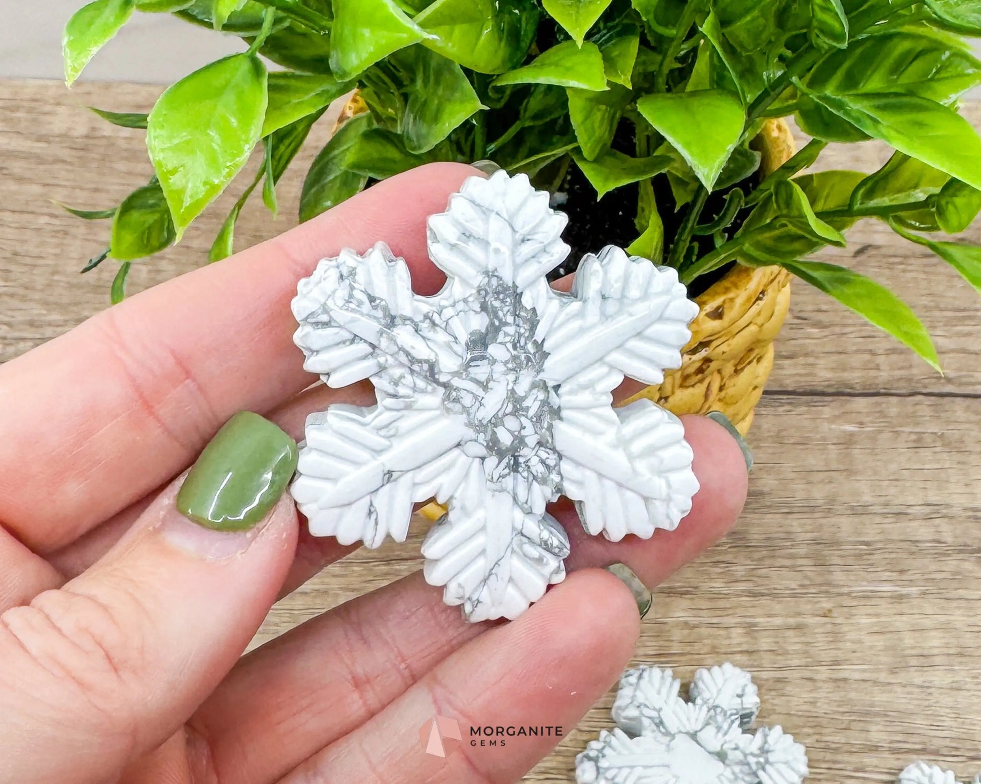 Howlite Snowflake Carving – Elegant Handcrafted Winter Decor-Morganite Gems