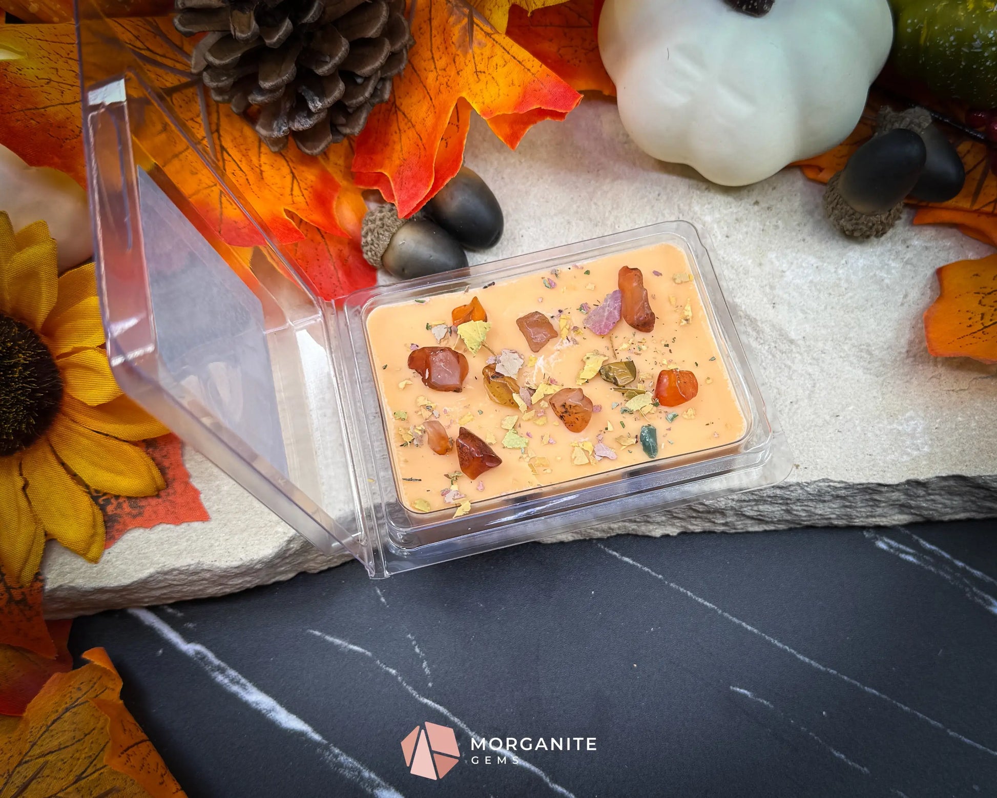 Fallen Leaves Wax Melts – Autumn Scented Melts with Crystals & Leaves | Cinnamon Apple Berry | Fall Wax Warmer Melts