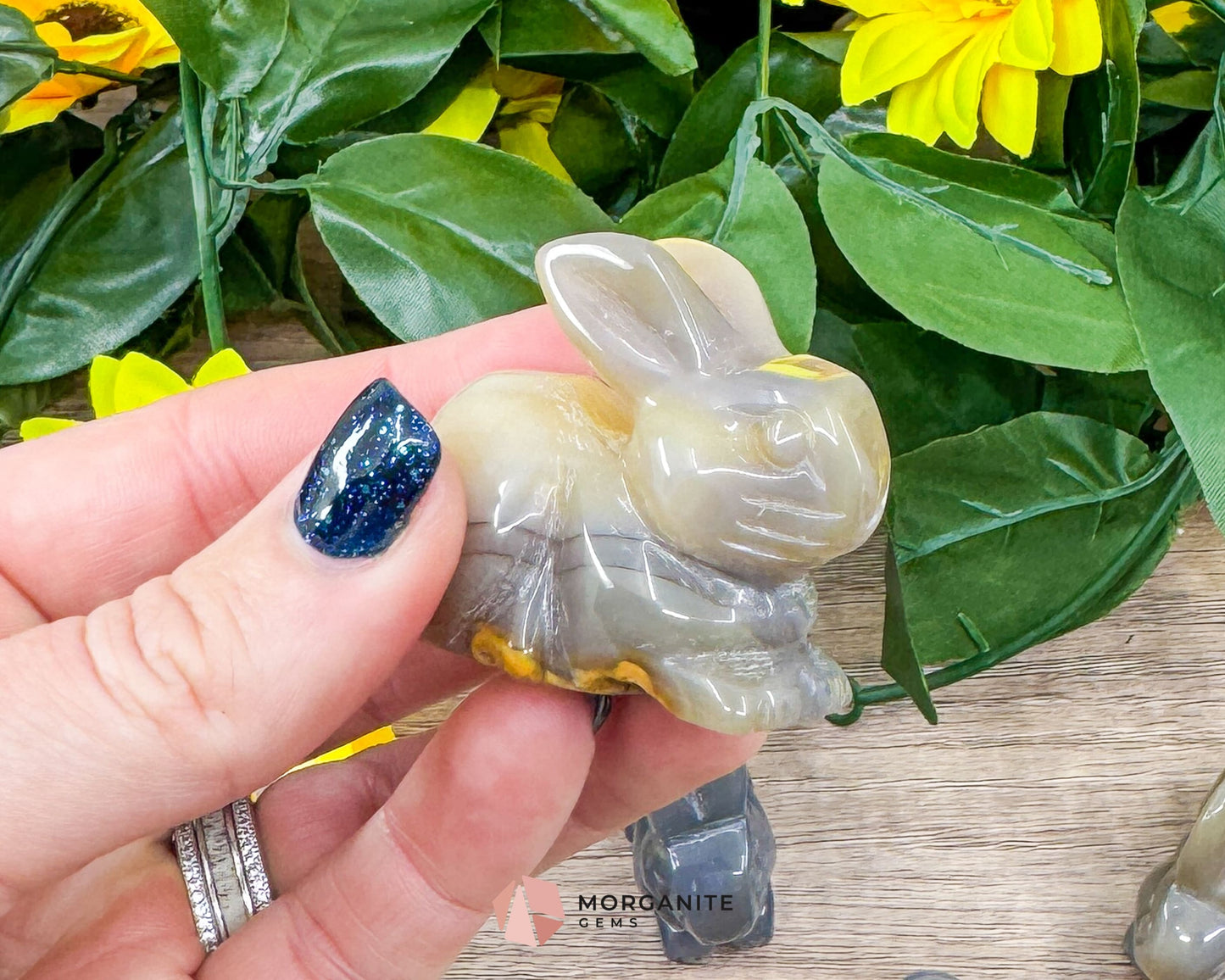 Polished Agate Rabbit Carving – Elegant Handcrafted Decor-Morganite Gems