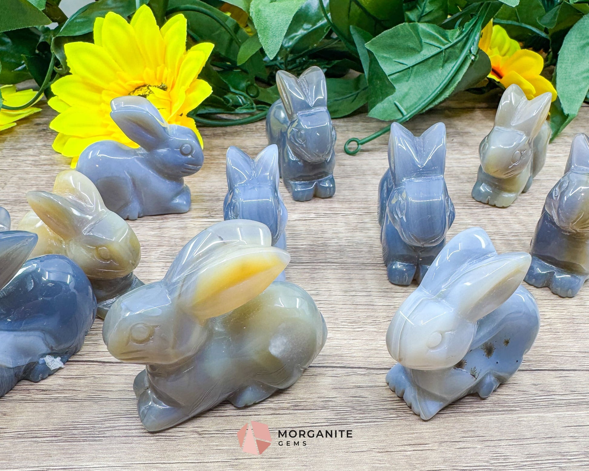 Polished Agate Rabbit Carving – Elegant Handcrafted Decor-Morganite Gems