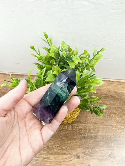 Fluorite Tower Point: Vibrant Clarity and Energy Amplification