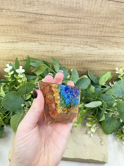 Chakra Orgonite Pyramid – 7‑Crystal Energy Pyramid for Chakra Balancing, Protection & Harmony