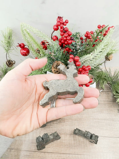 Pyrite Reindeer Carving – Festive Handcrafted Holiday Decor