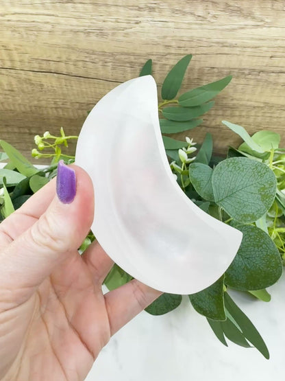 Polished Selenite Crescent Moon Bowl – 4" Satin Spar Charging Dish for Crystal Cleansing & Altar Decor