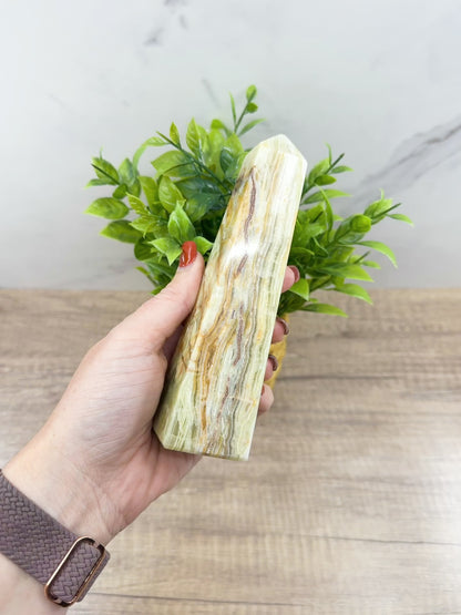 Green Onyx Tower Obelisk – Elegant Crystal for Heart Chakra, Balance & Emotional Healing