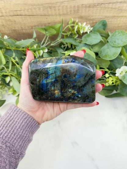 High-Flash Labradorite Polished Freeform No. 11 (928g) – Extra Large "Stone of Transformation" Specimen