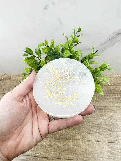 4-Inch Round Selenite Plate with Gold Carved Cat – Crystal Charging Disc for Energy Cleansing