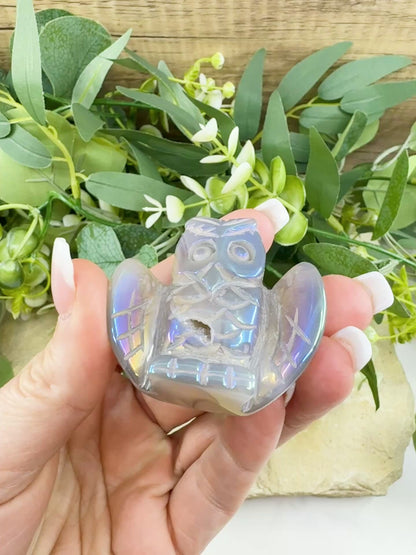 Aura Quartz Owl Carving No.1 – Iridescent Crystal Totem for Intuition, Wisdom & Display (2" Wide)