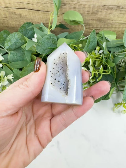 Polished Agate Sugar Druzy Point (3oz) – Crystalline White Geode Tower for Peace & Purity