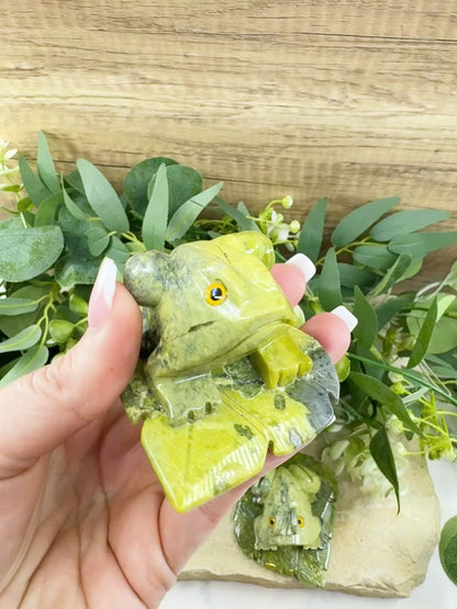 Serpentine Frog on Lily Pad – Hand-Carved Crystal Animal Figurine (Choose A or B, 2")