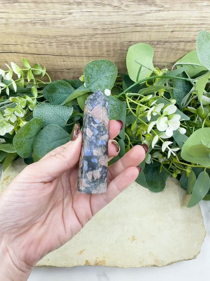 Que Sera Tower 3.5-4 Inch Crystal Point for Calm Clarity Decision Making & Emotional Balance