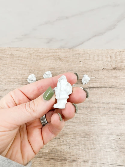 Mini Howlite Santa Crystal Carving – Handcrafted Festive Charm