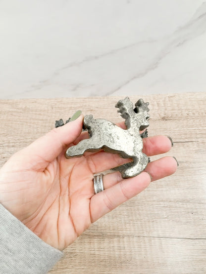 Pyrite Reindeer Carving – Festive Handcrafted Holiday Decor