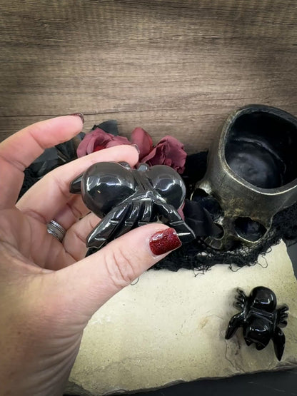Small Black Onyx Spider Carving – Hand-Carved Tarantula Figurine with Meaning Card for Protection & Gothic Decor