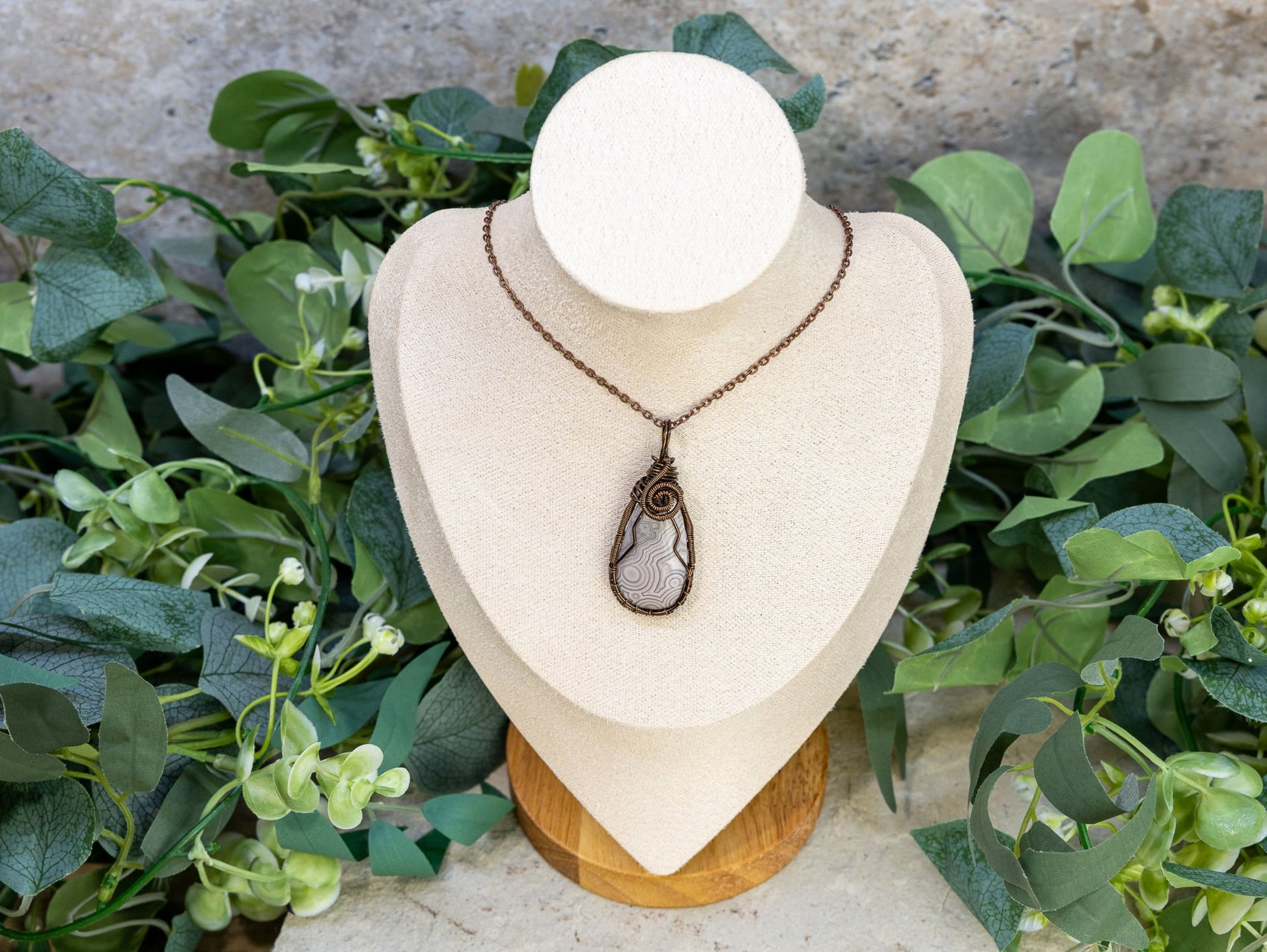 Wire-Wrapped Agate with Gray and White Patterns and Bronze Necklace